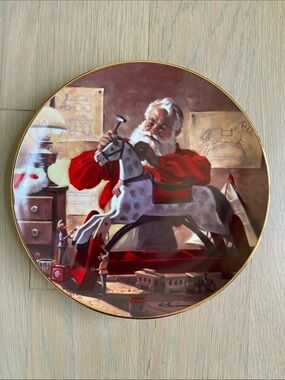 "Santa's Magic" Decorative Limited Edition Christmas Plate